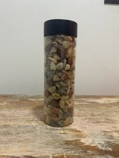 Frasco decorativo con piedras naturales - miniatura 1