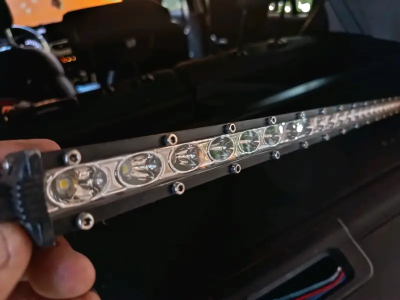 Barra de luces LED para auto - 1