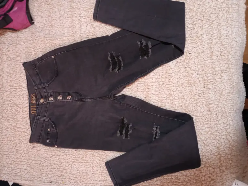 Jeans negros y mas - 1