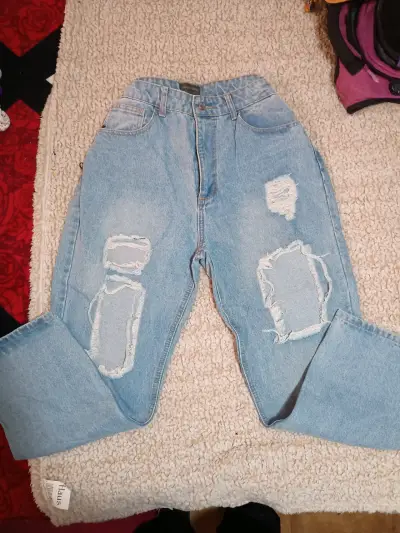 Jeans negros y mas - miniatura 5