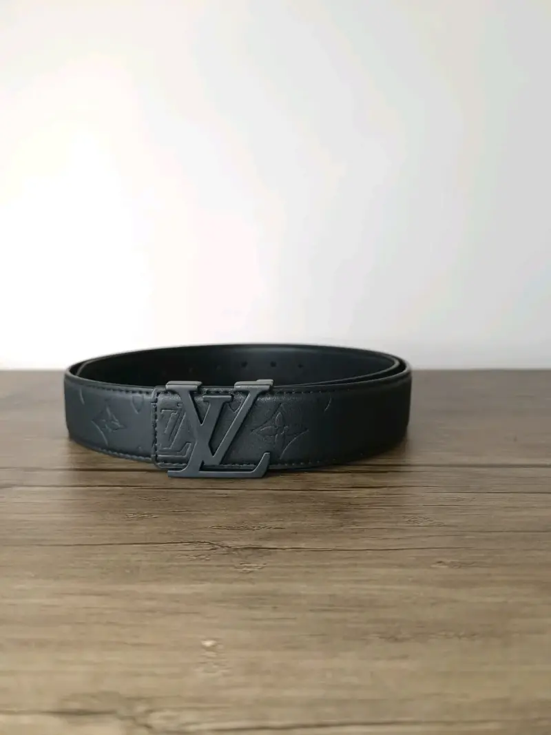 Cinturón de cuero con hebilla LV - 1