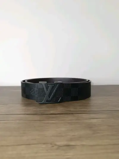 Cinturón de cuero con hebilla LV - miniatura 2