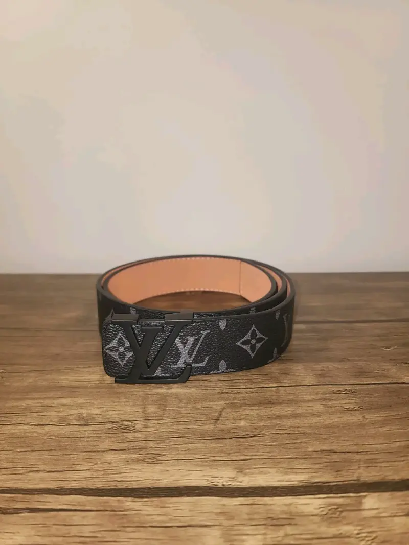 Cinturón de cuero con hebilla LV - 5