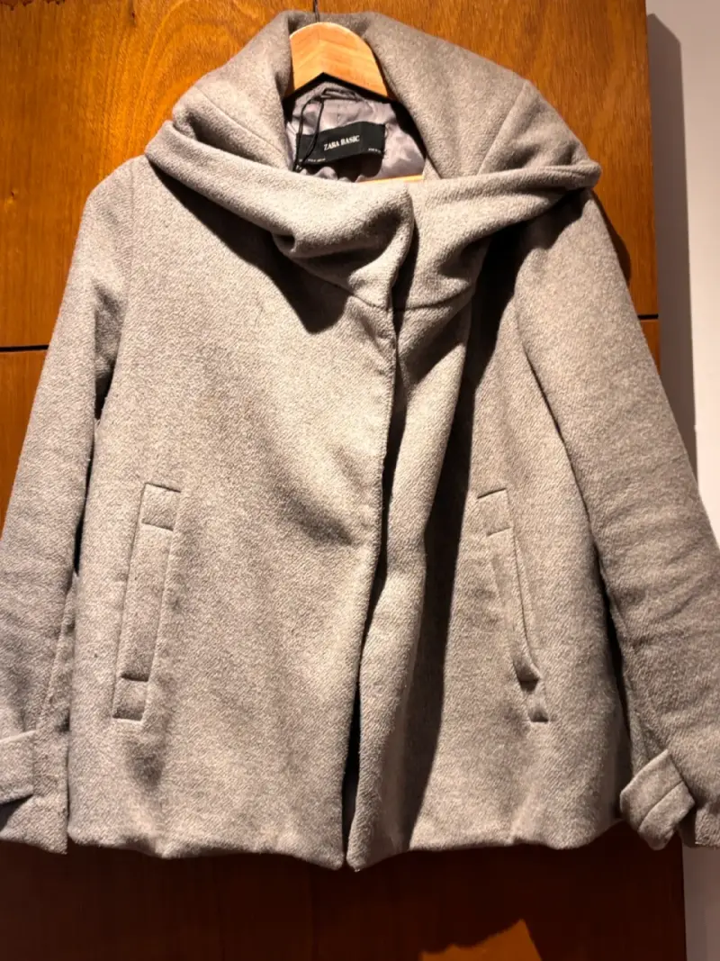 Abrigo gris de lana para mujer - 3