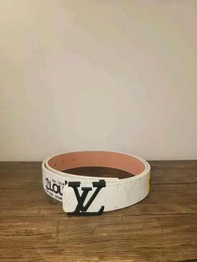 Cinturón de cuero con hebilla LV - miniatura 3