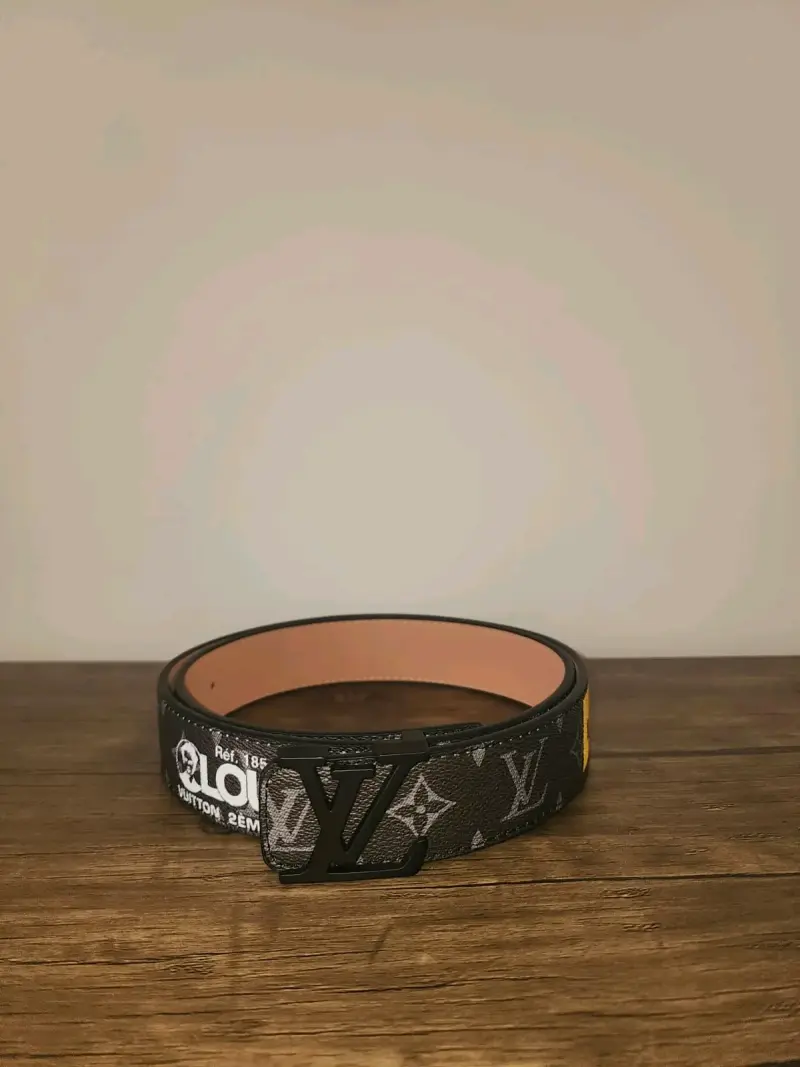 Cinturón de cuero con hebilla LV - 4