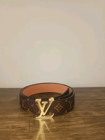 Cinturón de cuero con hebilla LV - miniatura 6
