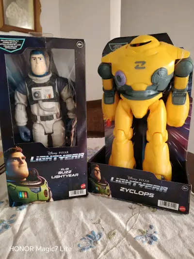 Figuras de acción Buzz Lightyear y Zyclops - miniatura 1