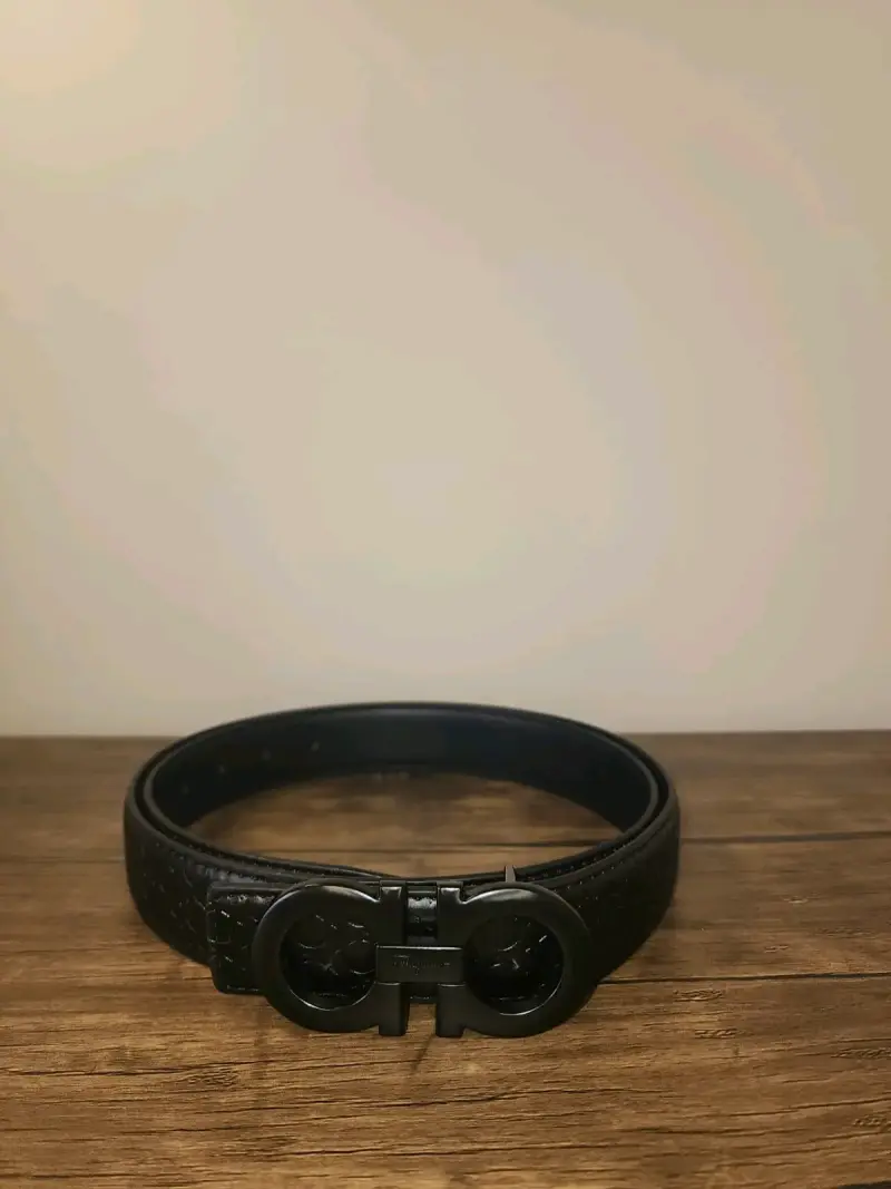 Cinturón negro de cuero con hebilla ferragamo - 1