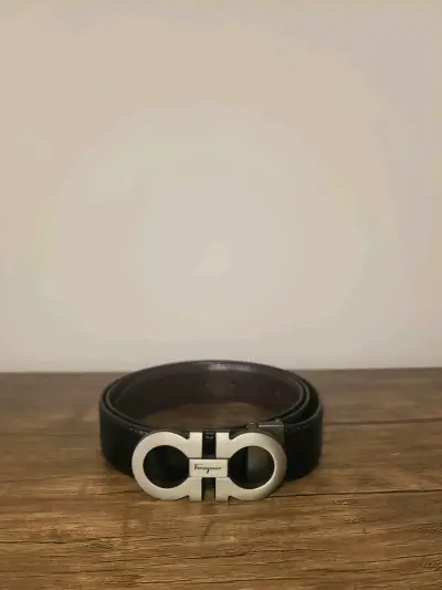Cinturón negro de cuero con hebilla ferragamo - miniatura 4