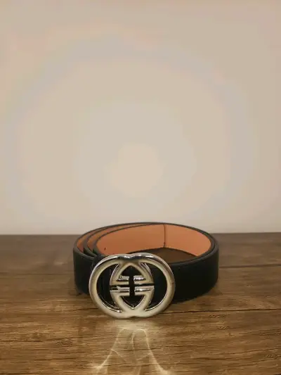 Cinturón de cuero negro con hebilla GG - miniatura 2