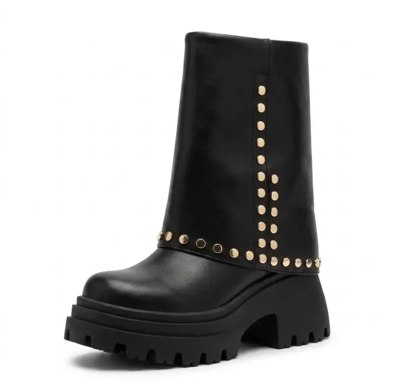 Botas negras 35 con tachuelas