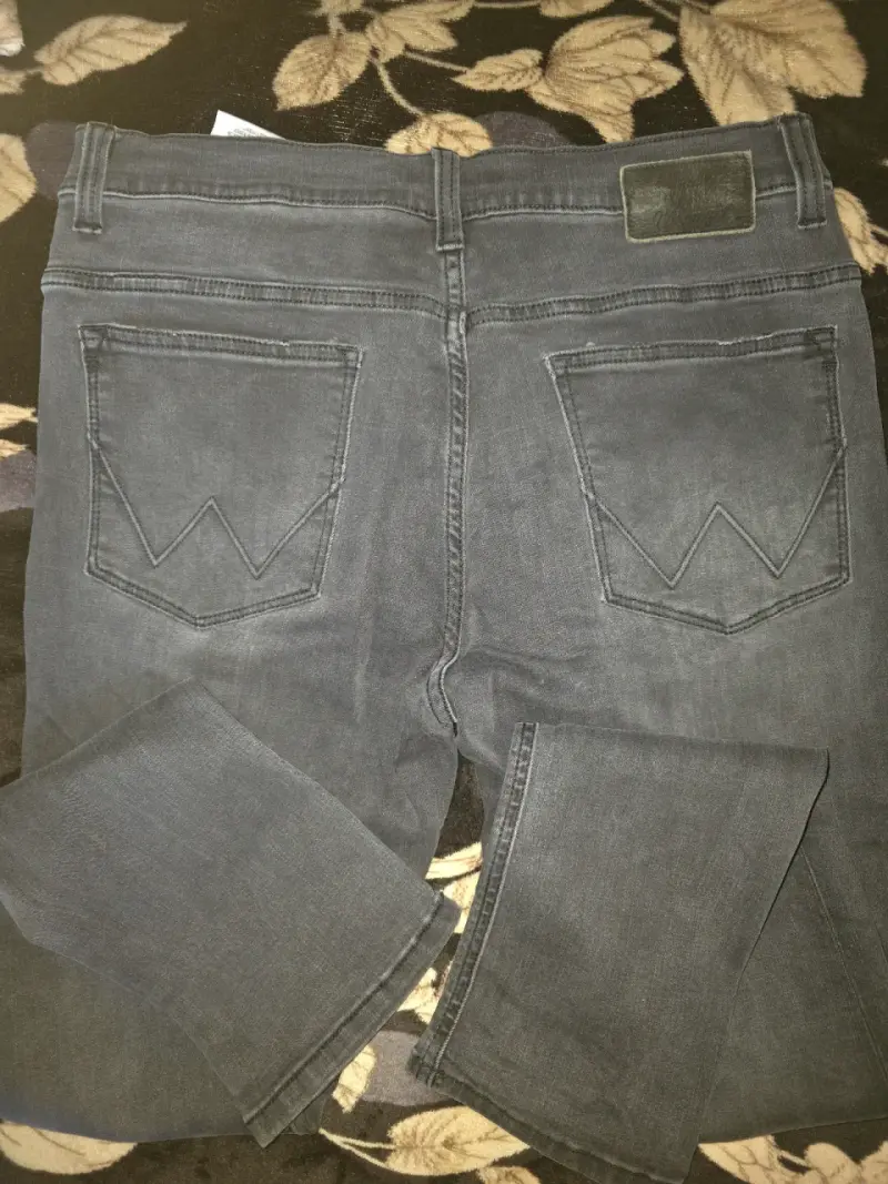 Jeans Wrangler gris para hombre - 2