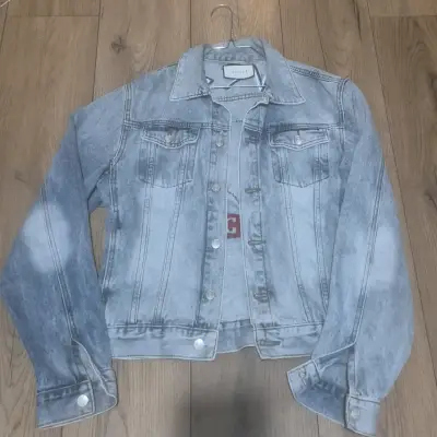 Chaqueta de mezclilla Gucci con diseño de tigre - miniatura 2