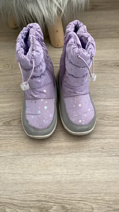 Botas de nieve infantiles lilas con estrellas - miniatura 1