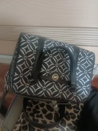 Bolso de mano Michael Kors estampado elegante - miniatura 1