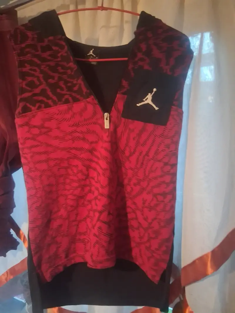 Polerón talla 10 Jordan