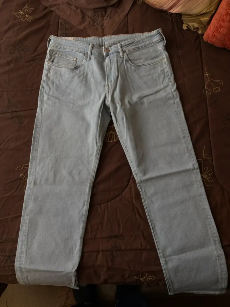 Jeans de mezclilla azul claro para hombre