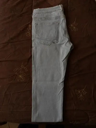 Jeans de mezclilla azul claro para hombre - miniatura 4