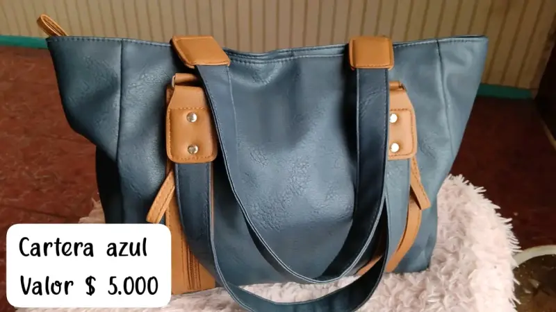 Cartera azul y café claro de cuero sintético - 1