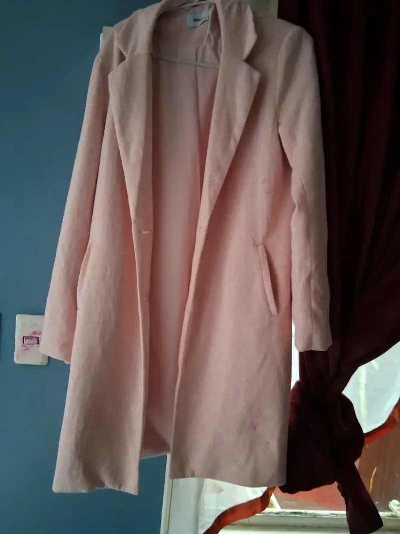 Abrigo rosado Only talla M - 2