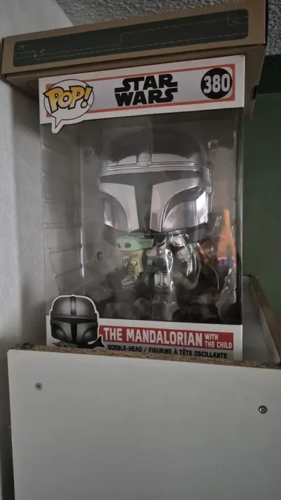 Figura Funko Pop Mandalorian con Baby Yoda - miniatura 2