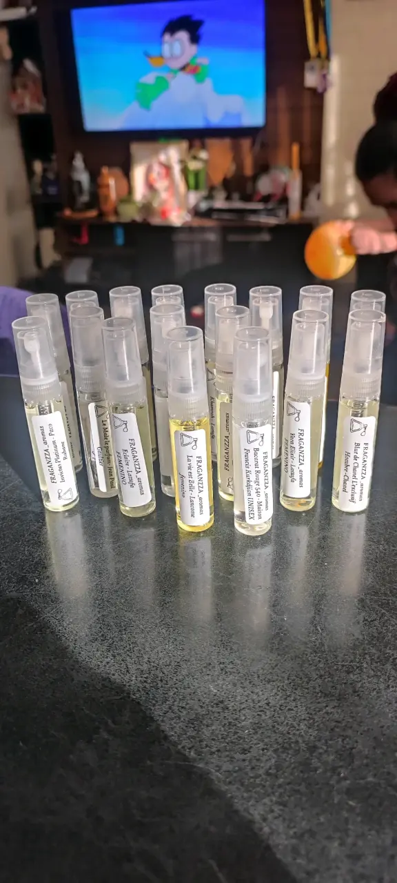 Variedad de perfumes Fraganzza aromas a elección - 2