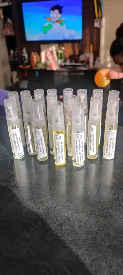 Variedad de perfumes Fraganzza aromas a elección - miniatura 2