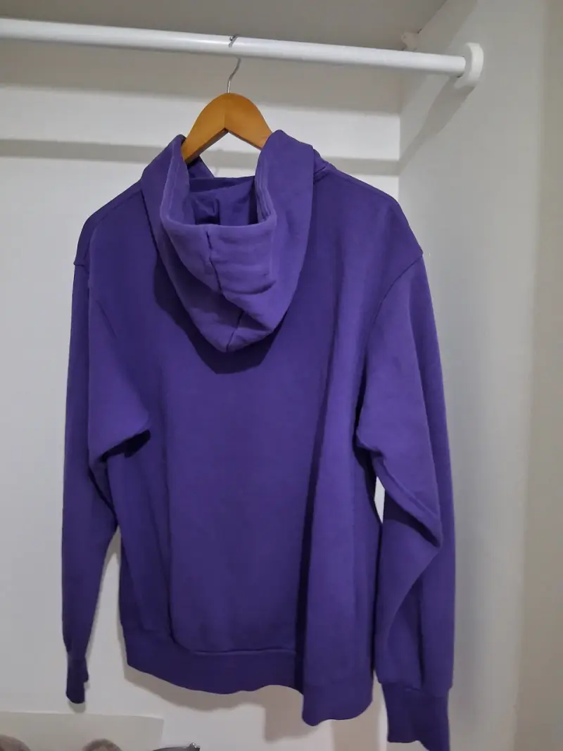 Polerón morado con capucha unisex - 2