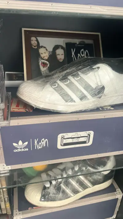 Korn x adidas consultas al Dm - miniatura 2