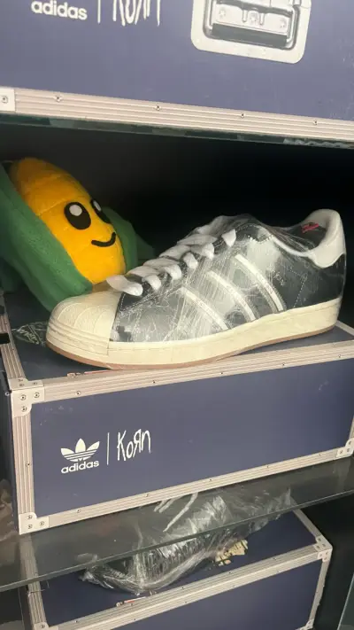 Korn x adidas consultas al Dm - miniatura 4