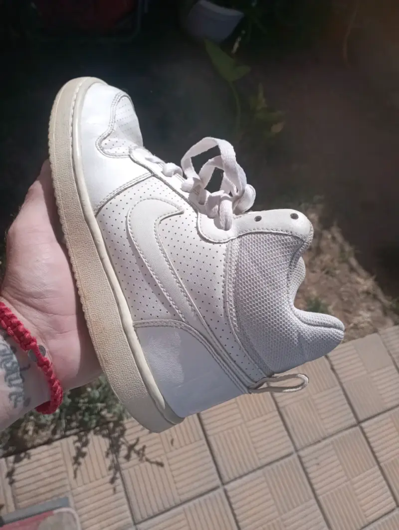 Zapatillas deportivas blancas de cuero