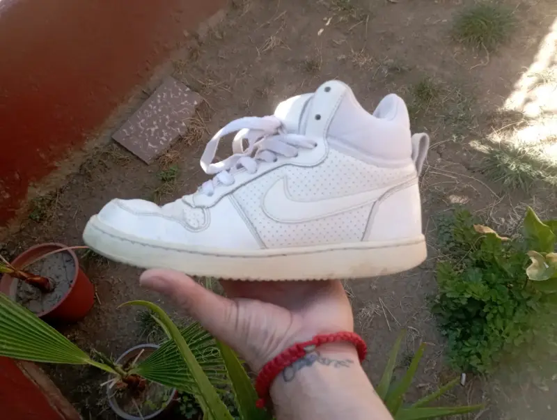 Zapatillas deportivas blancas de caña alta