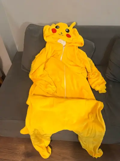 Pijama enterizo Pikachu amarillo - miniatura 3