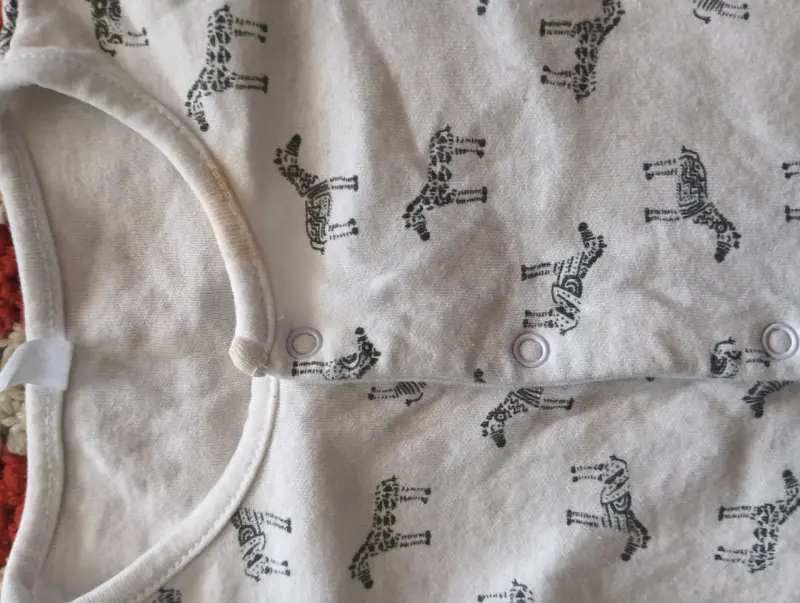 Pijama enterito para bebé con diseño de jirafas - 2