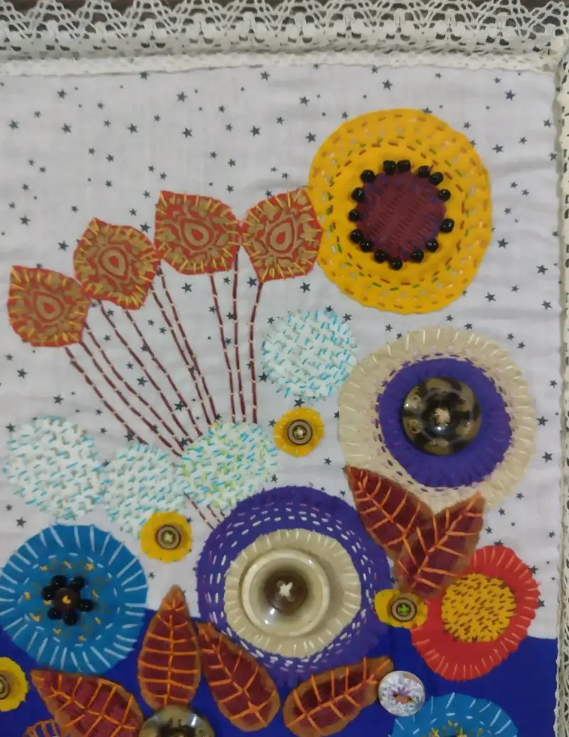Cuadro decorativo bordado a mano con flores - 3