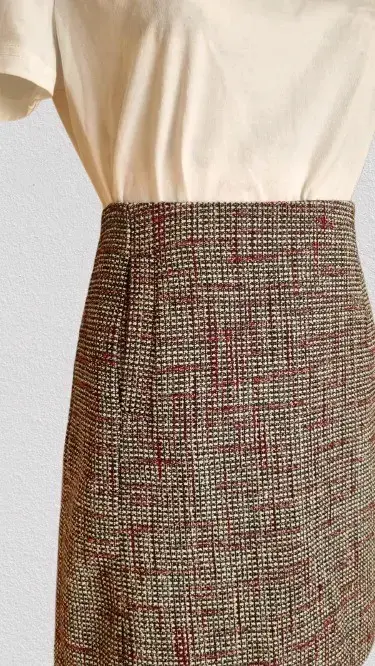 Falda corta de tweed con diseño clásico - 2