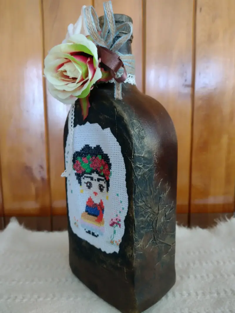 Botella decorativa con bordado Frida Kahlo - 2