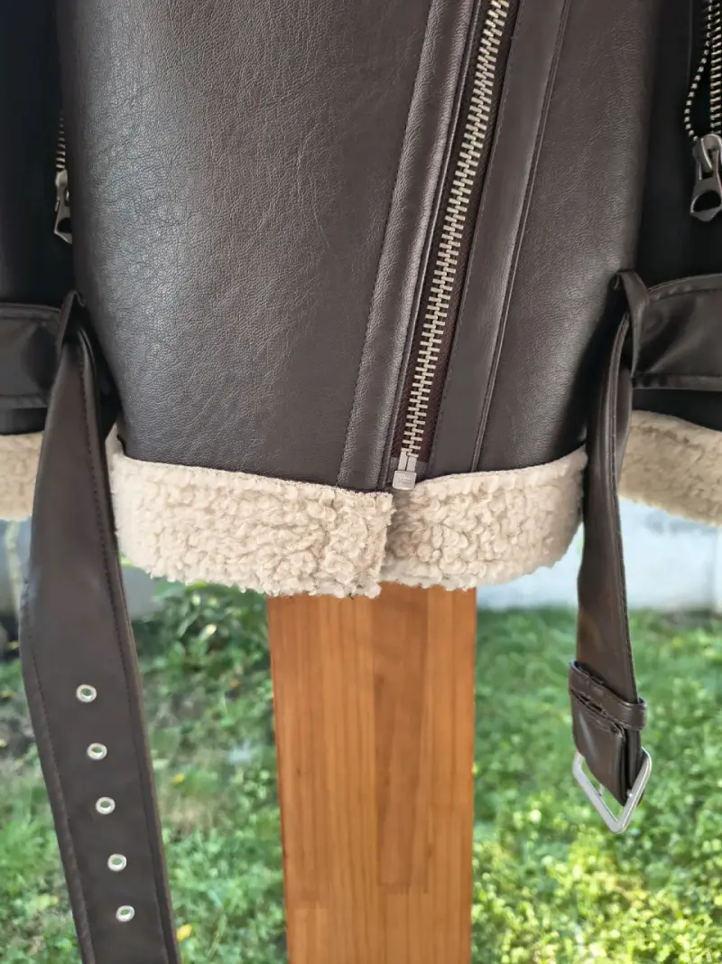 Chaqueta de cuero sintético con forro de lana - 4