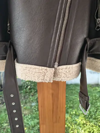 Chaqueta de cuero sintético con forro de lana - miniatura 4