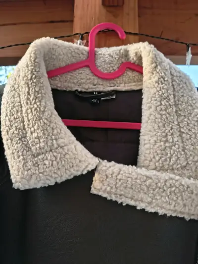 Chaqueta de cuero sintético con forro de lana - miniatura 5