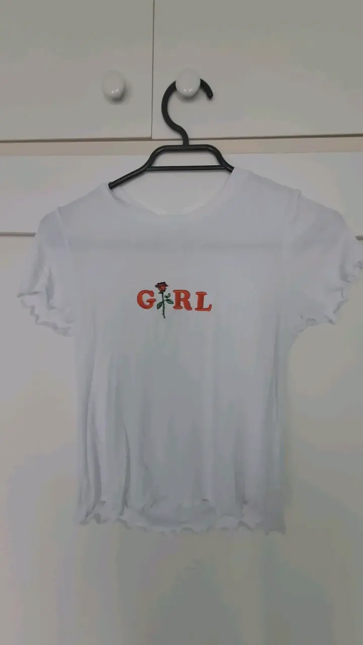 Polera blanca con estampado 'Girl' - 1