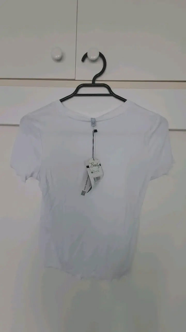 Polera blanca con estampado 'Girl' - 2