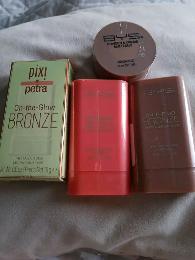 Set de maquillaje BYS y Pixi Bronceador y Rubor