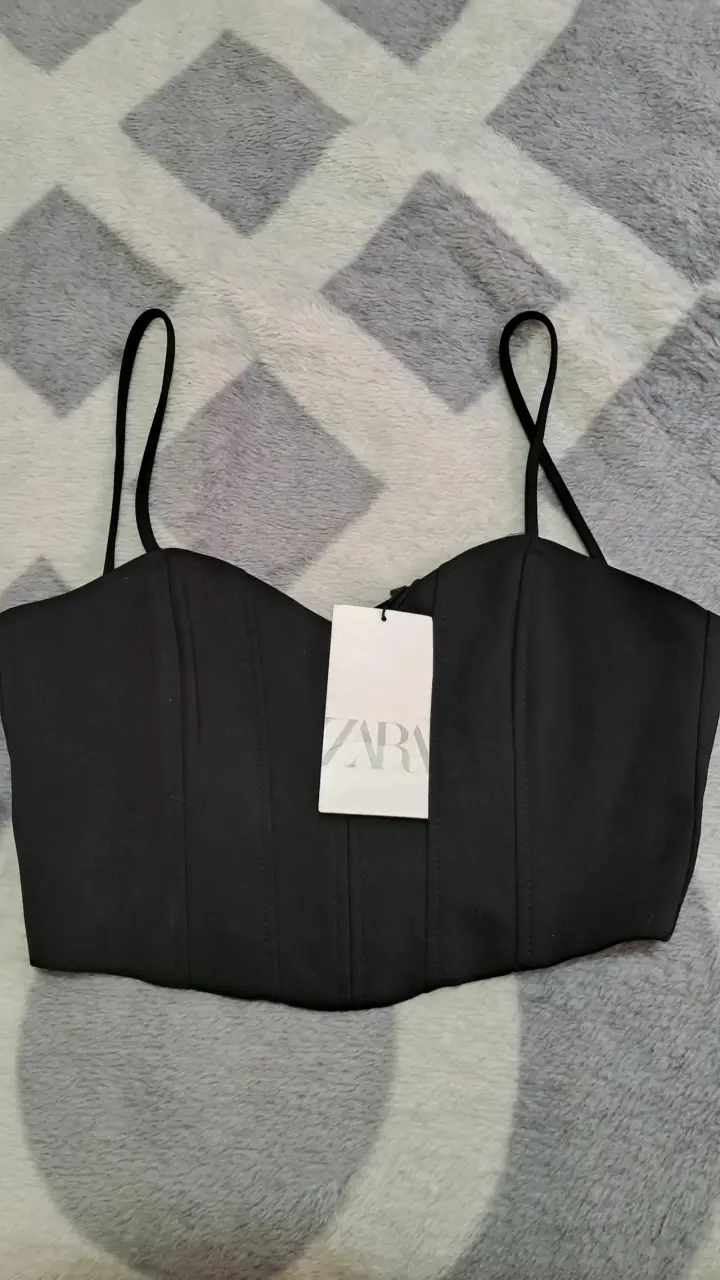 Top negro con tirantes Zara nuevo - 1