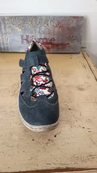 Zapatos casuales de mujer azul con diseño floral - miniatura 2