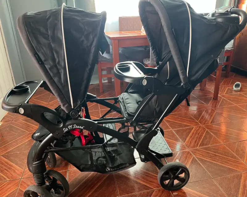 Coche doble Baby Trend Sit N' Stand - 1