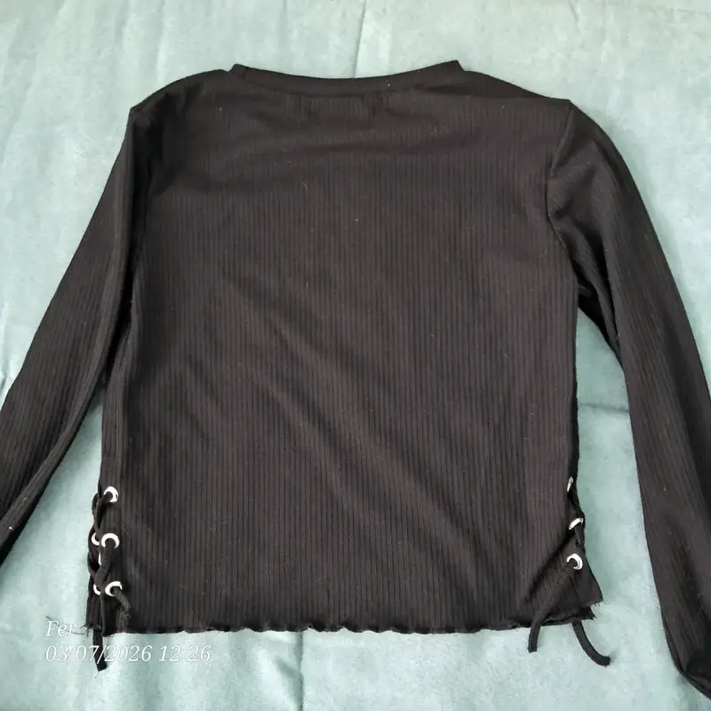 Polera negra de manga larga Melt talla 16 - 2