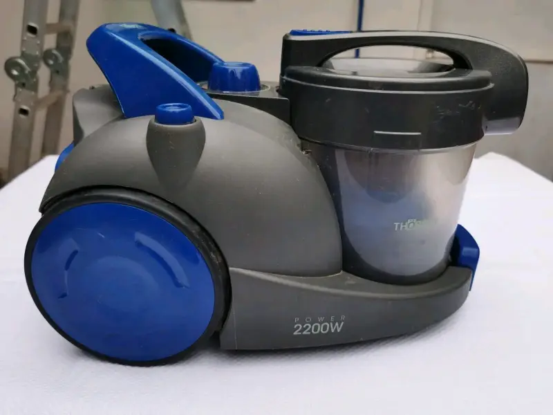 Aspiradora Thorben Power 2200W sin bolsa - 4