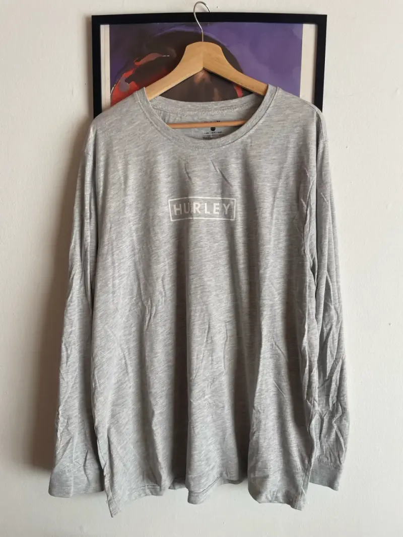 Polera manga larga gris Hurley